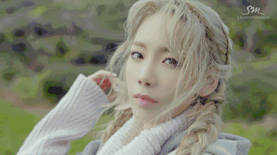 发型和衣服这样搭,才能从头美到脚!