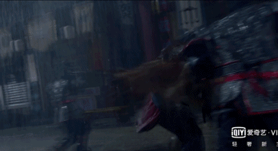 还有从天而降的鬼脸男,但是对于男主来说这都不是事儿.