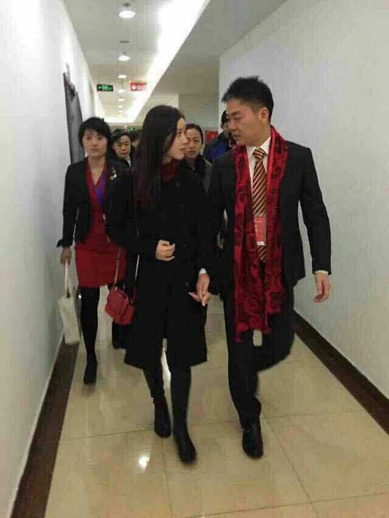 刘强东:马云比较喜欢拌嘴 苹果已开始量产iPho