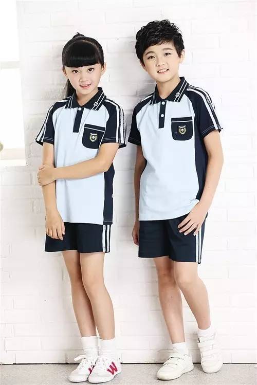 小学校服男生怎么穿搭_小学校服图片