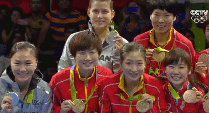 京时间8月17日上午,里约奥运会乒乓球女团决赛结束,中国队3-0横扫