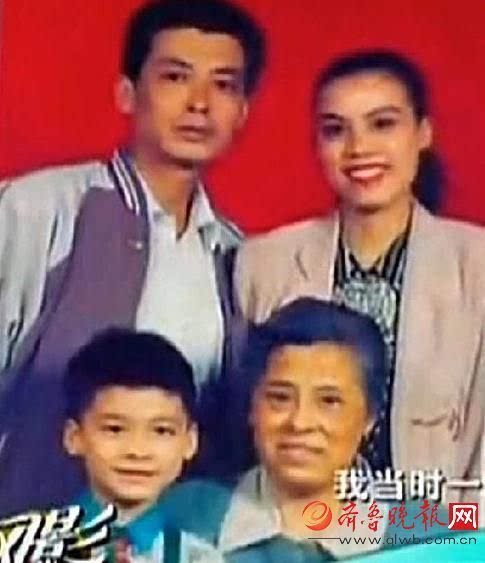 林允儿被曝恋上李易峰 父母照片曝光一家颜值高 李易峰现任女友是谁?