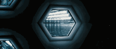 这部堪比异形的恐怖片,却有着更深远的科幻寓意