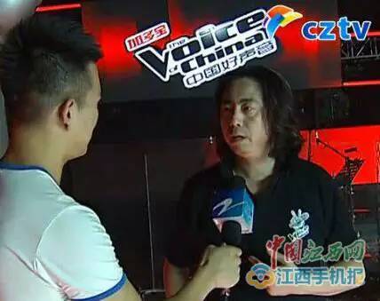 王笑冬老师是原零点乐队贝斯手,曾担任了大量的音乐节,电视节目音乐