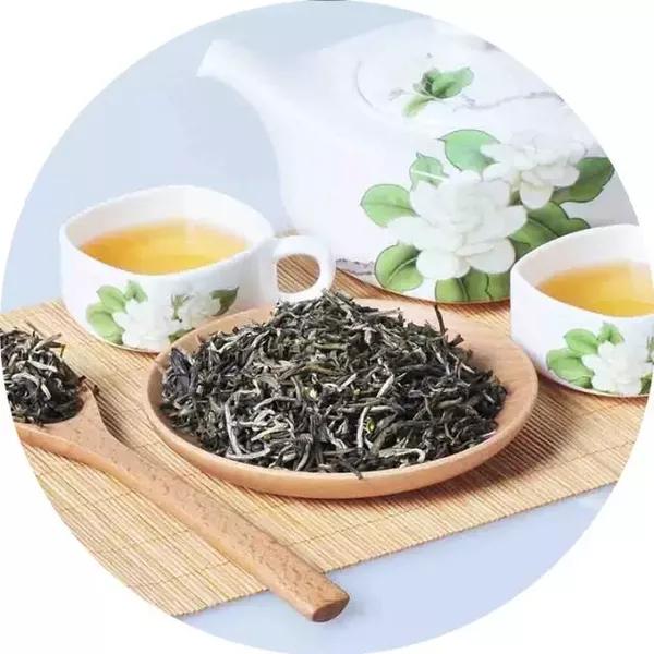 珠兰茶在茶店呼为 "兰窖",有"兰窖岩顶","兰窨娥眉","兰窖宝珠"等,有