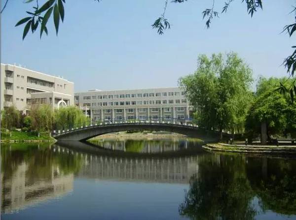 南京工业大学 镜 湖