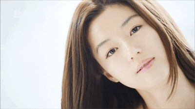 ▼ 如果是像全智贤一样的鹅蛋脸姑娘, 恭喜你上面的发型都适合你!