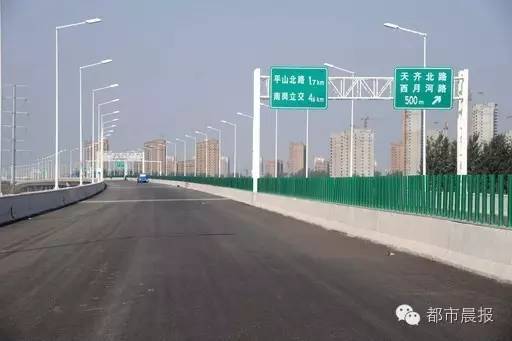 煤港路是沿线现有的背交道中唯一一条双向六车道道路,是徐州东部地区