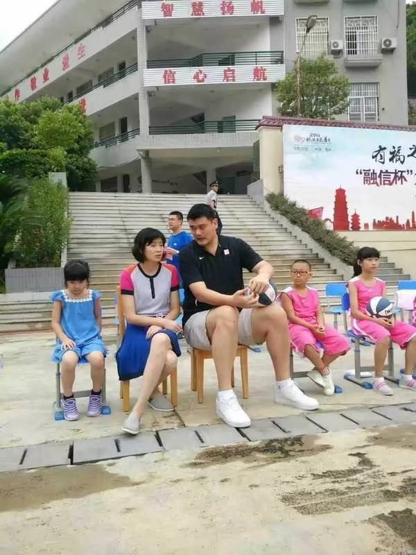 姚明来闽清大路小学进行训练赛!速看!