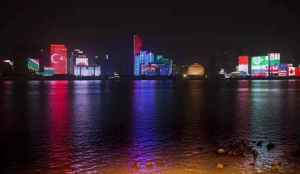 好消息!钱江新城灯光秀今起恢复正常播放,9月8日前每晚都有