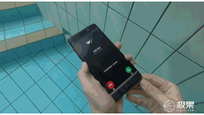 三星note7真机实测,瞪一眼秒解锁水下拍照玩微信