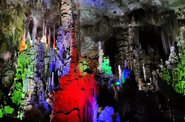 重要洞穴地貌景观地 广西巴马水晶宫 14 地下河地貌景观地 广西百朗