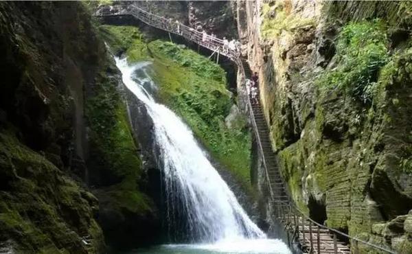 浏阳市  标签: 旅游景点  仙剑瀑布共多少人浏览:2021542  电话: 评论