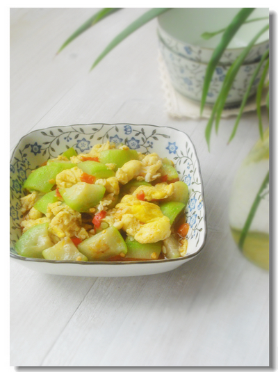 【夏·好食光】剁椒丝瓜炒鸡蛋:入秋丝瓜抵人参