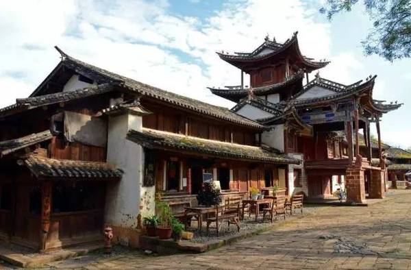 大理回族人口_大理回族婚纱照(3)