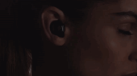 其实,一款两年前的无线耳机都能完虐苹果 airpods