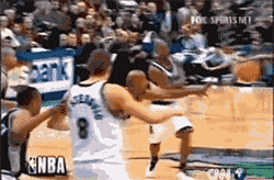 说到鲍文就不能不提卡特,整个职业生涯卡特多次被鲍文的无影腿伤害