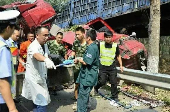 真惨!济阳垛石s249线今日发生一起重大交通事故,目前已造成三死三伤