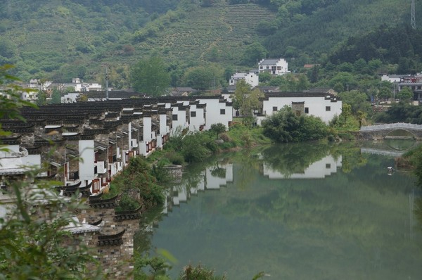 陇东第一人口大镇_一个人出行 雅安东拉山神木垒上里古镇游记(2)