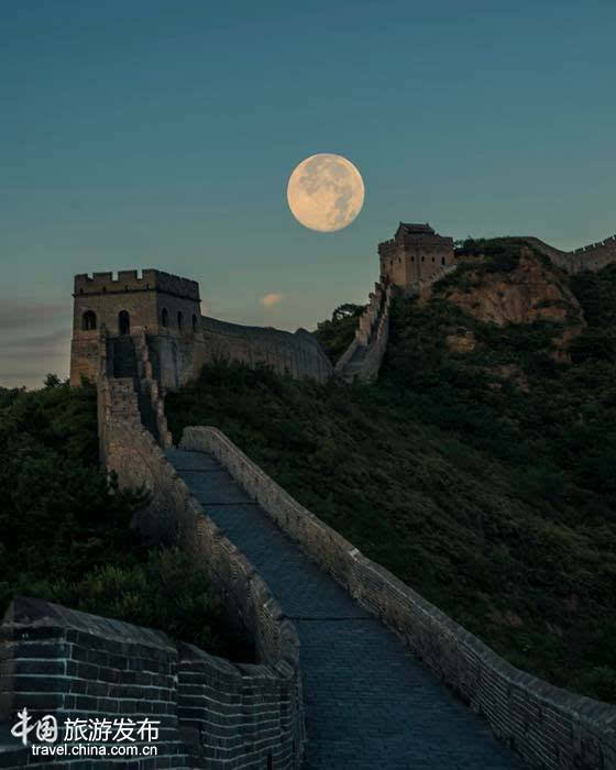 回眸金山岭长城明月夜:摄影人追风逐月的天堂