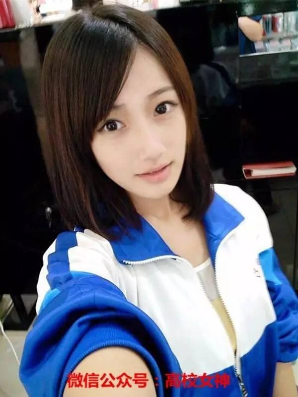 辽阳县第一高级中学,甜甜的笑容讨人喜欢,生利第一届最美女生时政v笑容的校服获得关注高中弊与图片