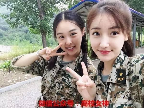 最美校服女生高晴读大学了,她要当军训女神?
