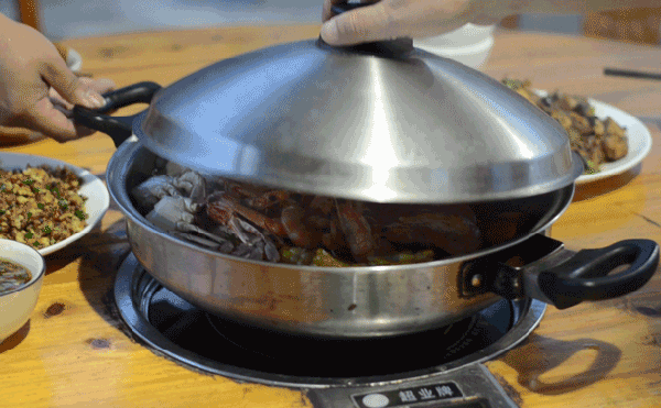 这是一条可以拿来深夜放毒的推送!