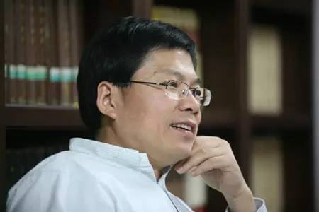 "模式后,先后邀请著名商业观察家陆新之,微创新研究中心创始人金错刀