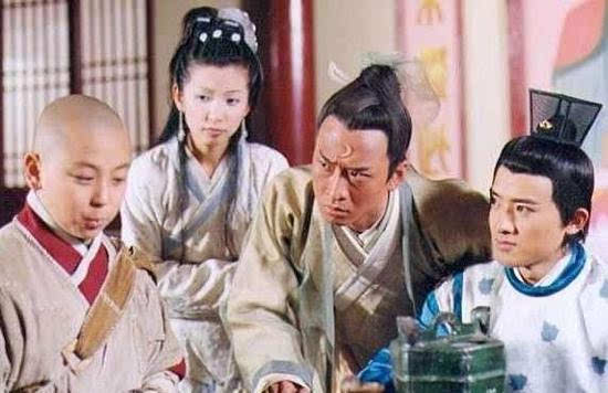 直指曾在中国热播的电视剧《少年包青天》抄袭他的代表作《占星术杀人