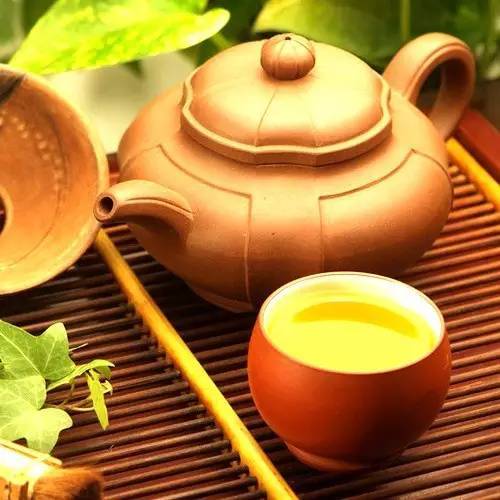 点击上方蓝色字"易中天"关注 《中华史》抢先「免费」读 大家早上好!