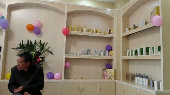 小型美容店门面图片 小型美容店开在哪些地方