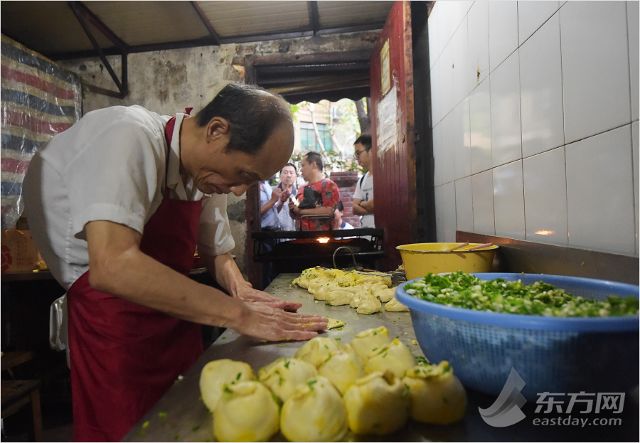 上海阿大葱油饼重新开张 曾被bbc报道