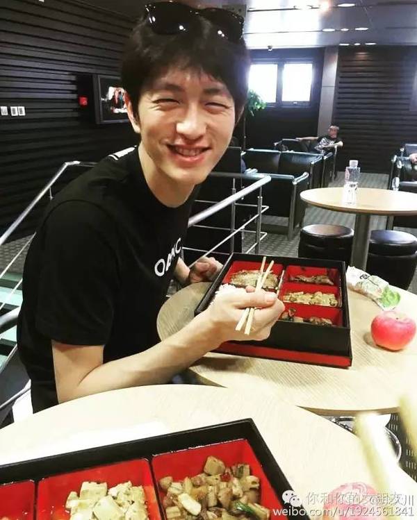 一家三口 很温馨 再说说金大川,生活中可是文艺加逗比的暖男.