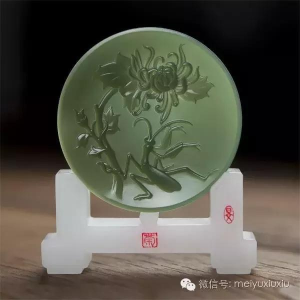 秋意渐浓,看玉雕师如何"玉上赏菊"