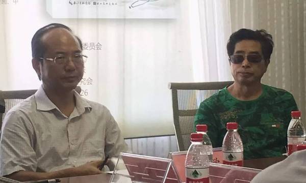 研讨会由武警湖北省总队副政委彭世学主持,湖北省美术院前院长陈立言