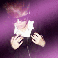 几天前 饭饭看见朋友圈有人发了一张qq头像 忽然打开了记忆的大门