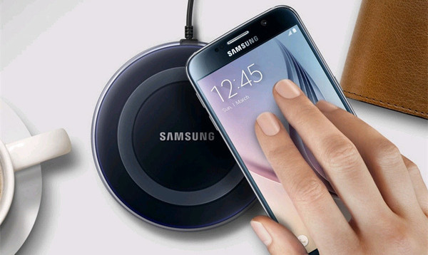 三星无线充电器原理_三星无线充电器充不了电_三星无线充电闪烁