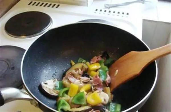 目前最好用的不粘锅是哪款 a6lv4b00917734617175.jpg