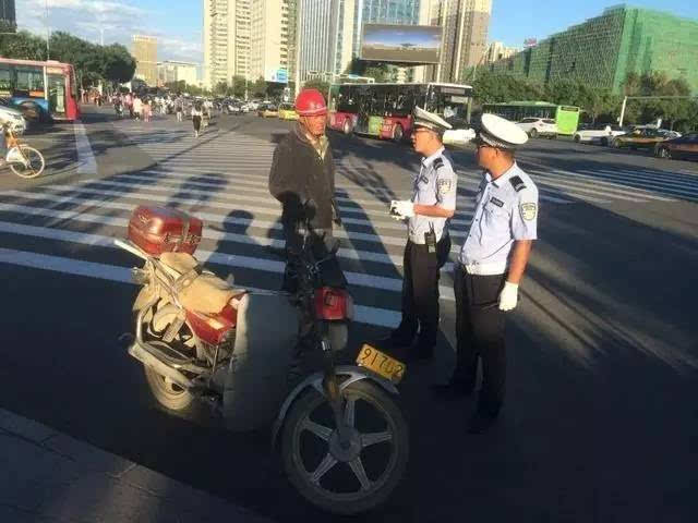 呼和浩特市禁摩首日:多名驾驶员受处罚!