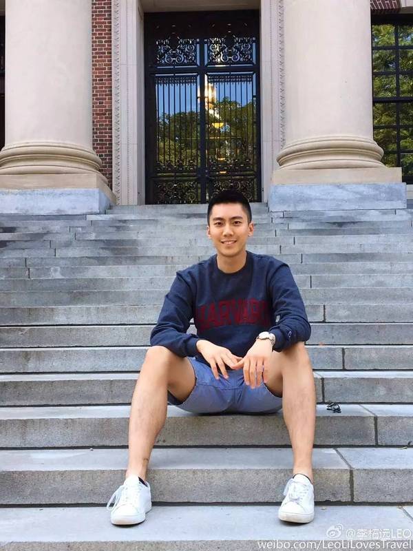 完全符合我对多多未来的期待呀(偷笑~~) 来源:李柘远微博(李柘
