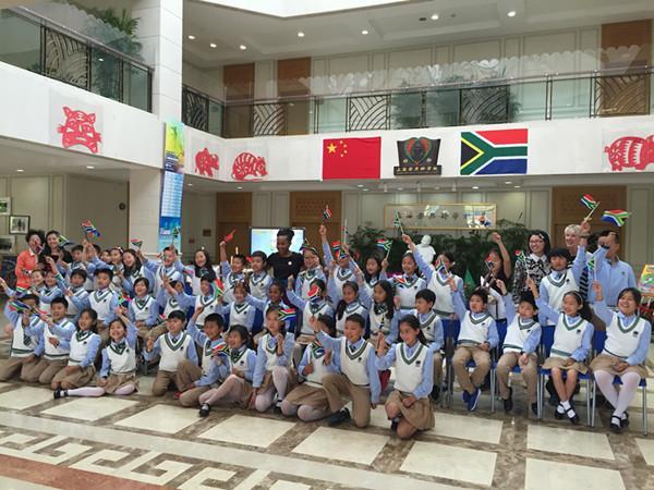 沪上11所小学校服大比拼,谁家最好