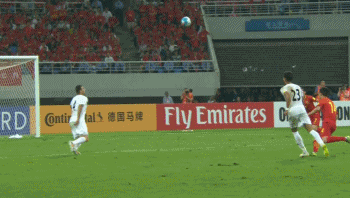 和伊朗一战,在第84分钟你没有看到武磊在禁区内被伊朗后卫侯塞尼一脚