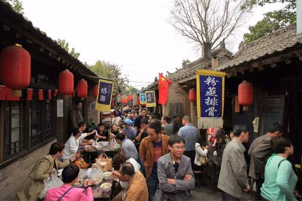 袁家村和马嵬驿的"免费",与不少乡村旅游景区几十元乃至上百元的"高价