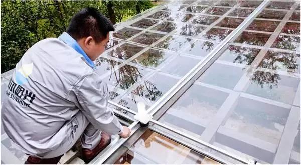 阳光房玻璃智能清洁解决方案-再也不用人工上房顶了