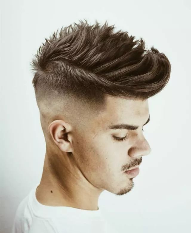 2018即将流行的男士发型参考,拿着这些图去理