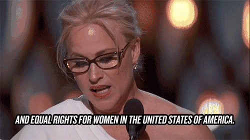 演《苏菲的选择》时,她为了模仿角色的口音,开拍前三个月开始 学波兰