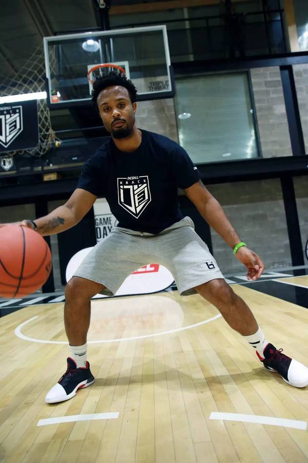 没有条件打篮球?别再找借口了!