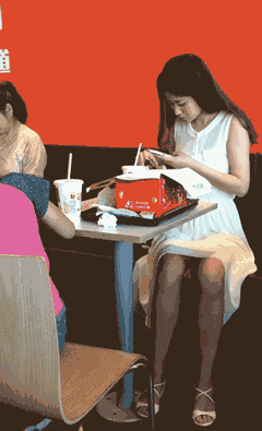 别惹我,惹我我就弹你们家窗户.