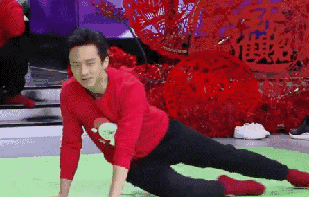 邓超《快乐大本营》一人分饰紫薇,尔康萌翻观众