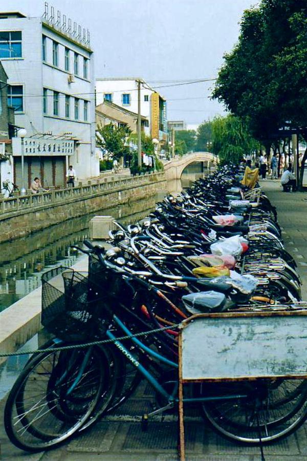 老照片:外国游客镜头下的九十年代中国生活